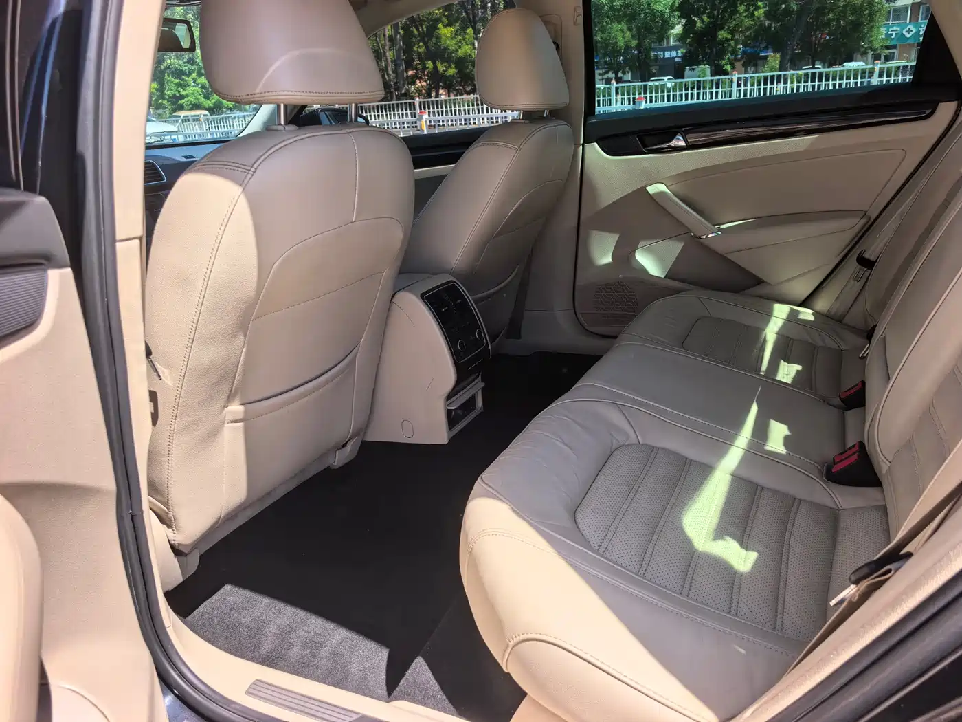 Volkswagen Passat 2015 1.8TSI DSG Prestige Edition фото 6