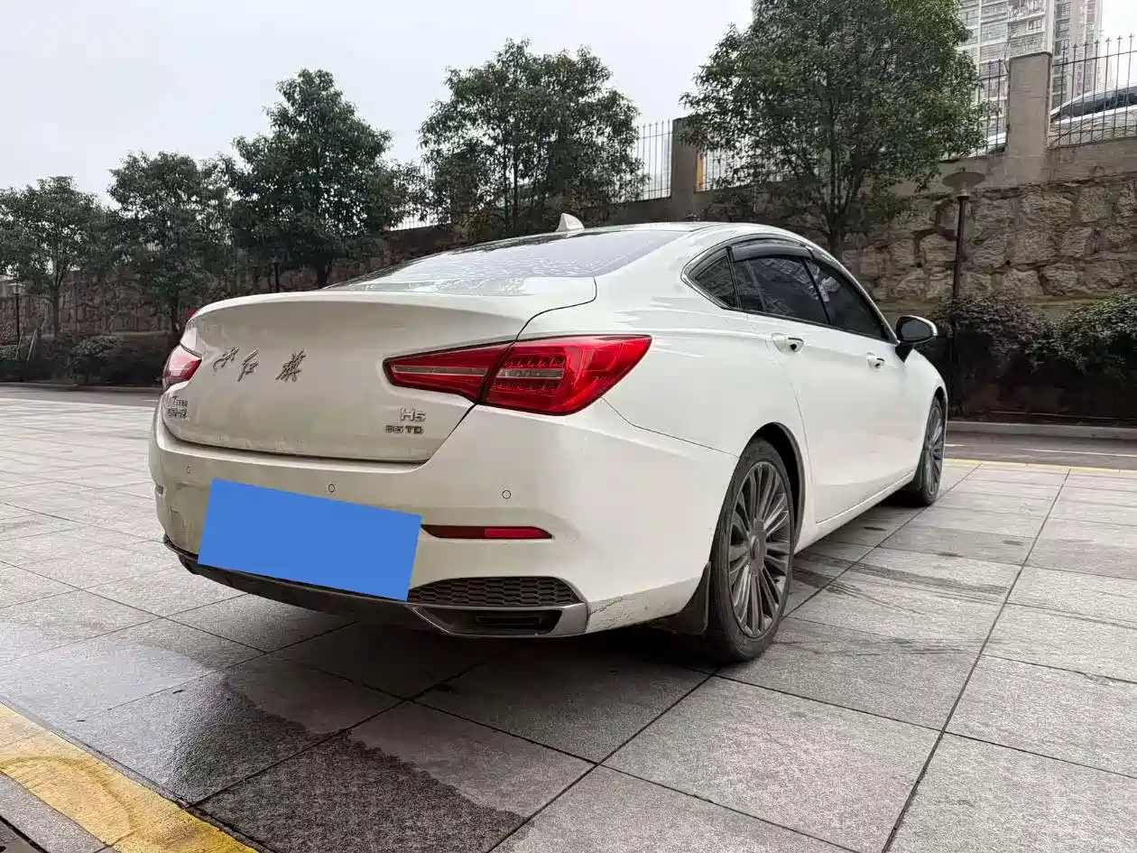 Hongqi H5 2020 1.8T Automatic Smart Connection Qi Rhythm Edition фото 4