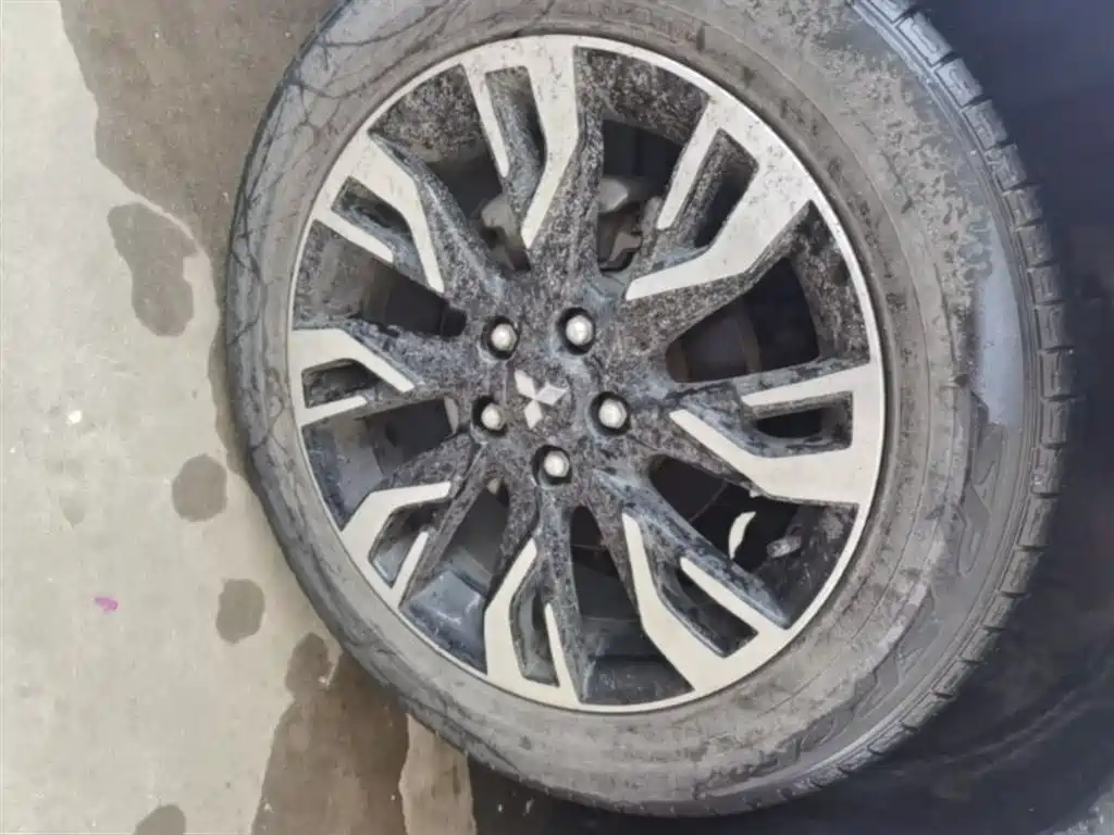 Mitsubishi Outlander 2019 2.4L 4WD Deluxe Edition 7-Seater China VI фото 23