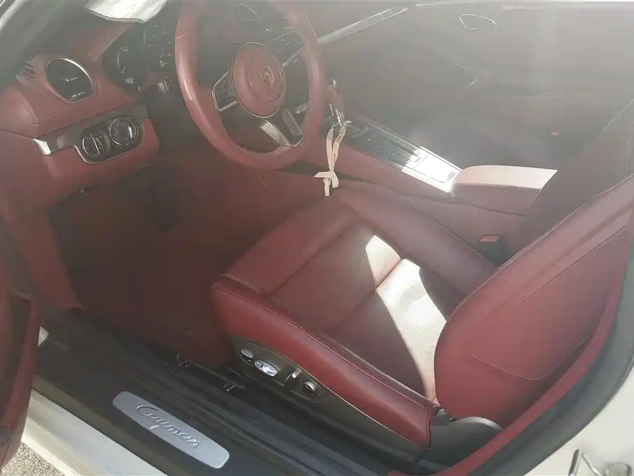 Porsche 718 2018 Cayman 2.0T фото 9