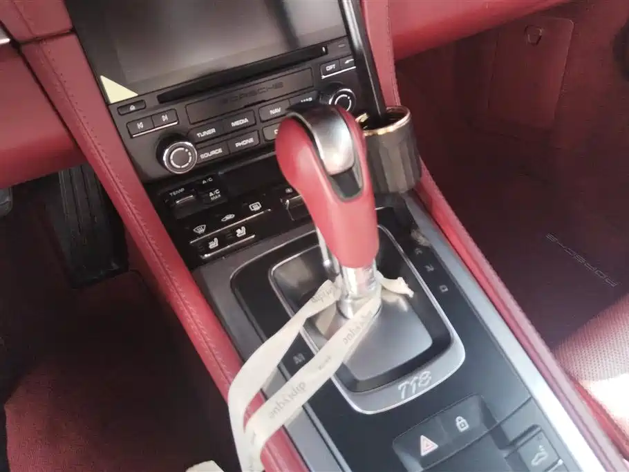 Porsche 718 2018 Cayman 2.0T фото 16
