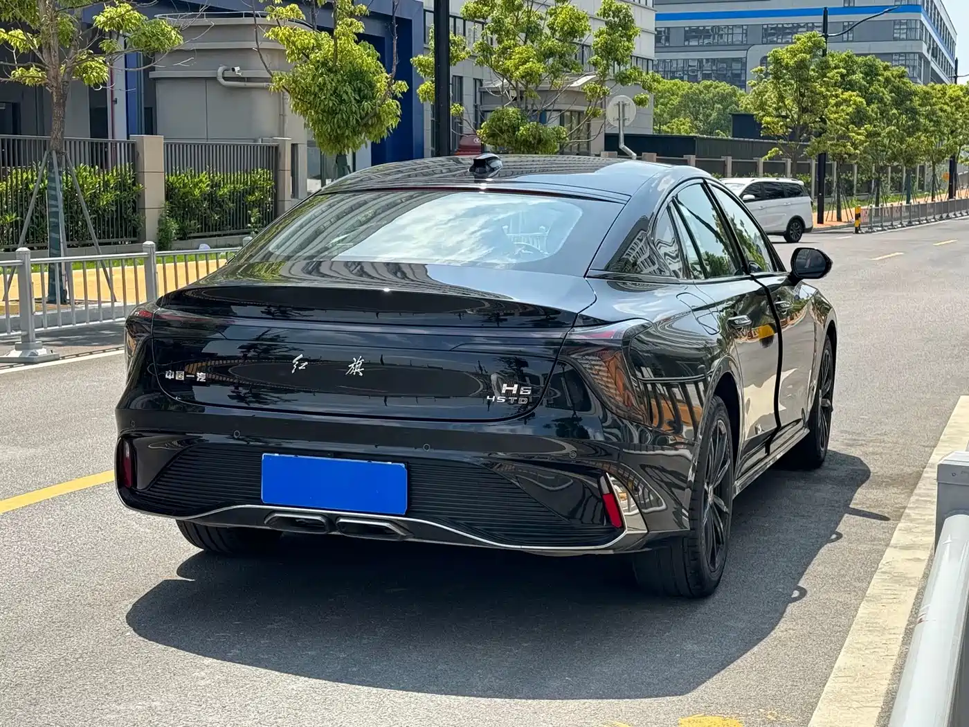 Hongqi H6 2025 2025 Model 2.0T Fashion Edition