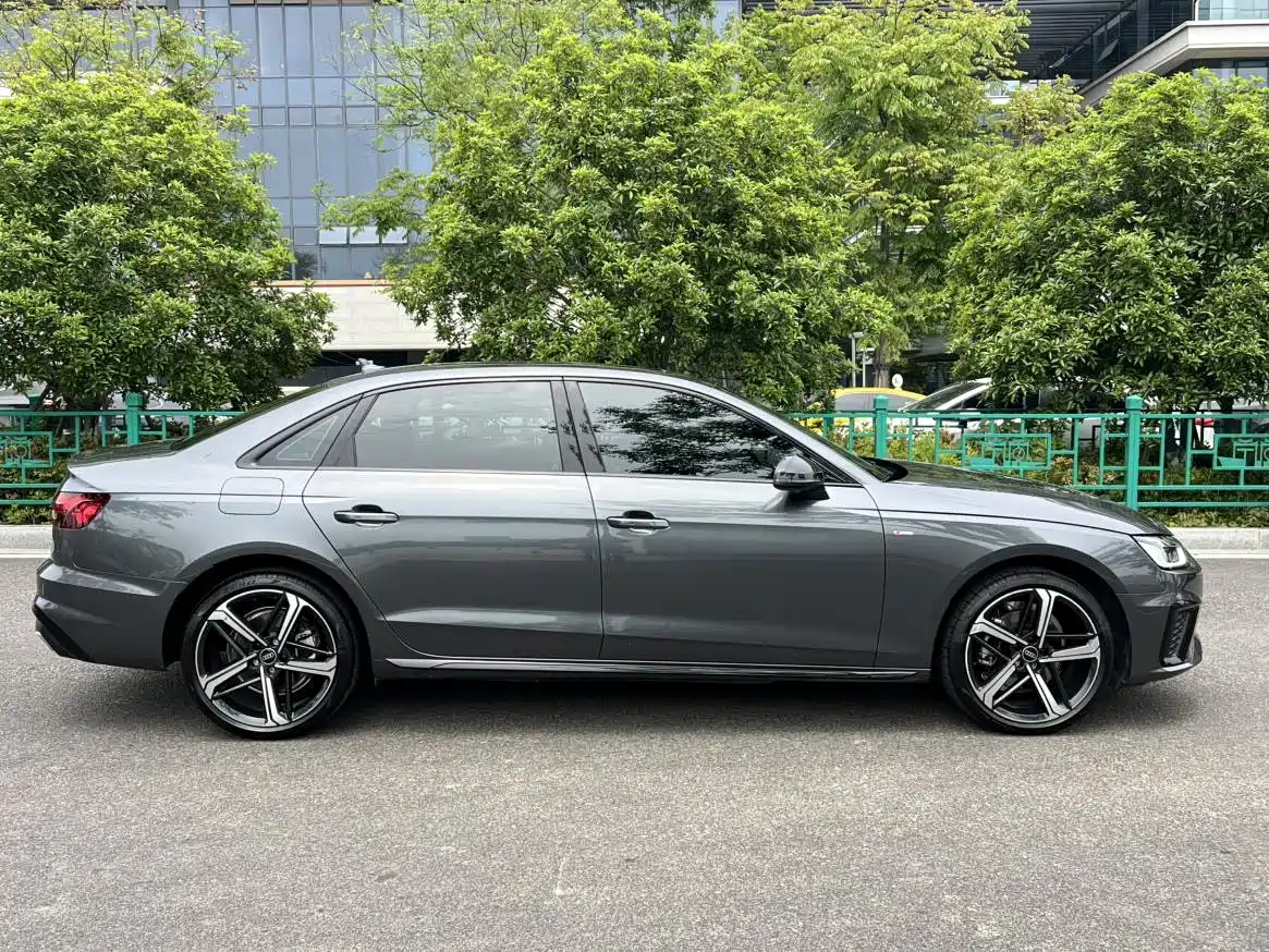 Audi A4L 2024 40 TFSI Luxury Dynamic фото 17