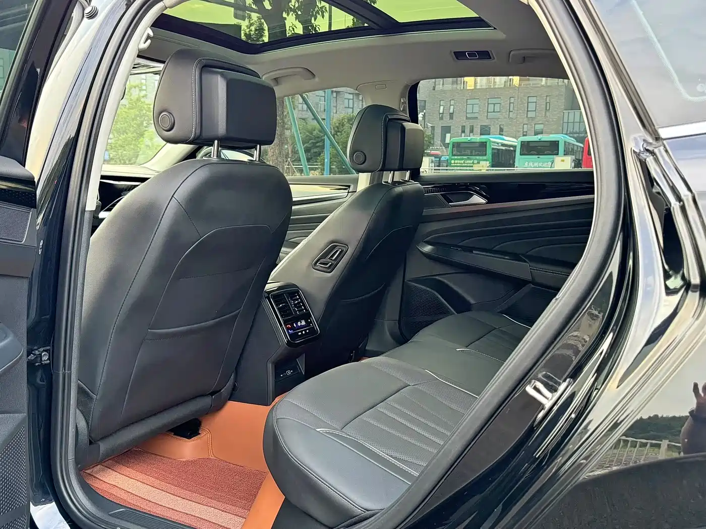 Volkswagen Passat 2023 330TSI Elite Edition фото 5