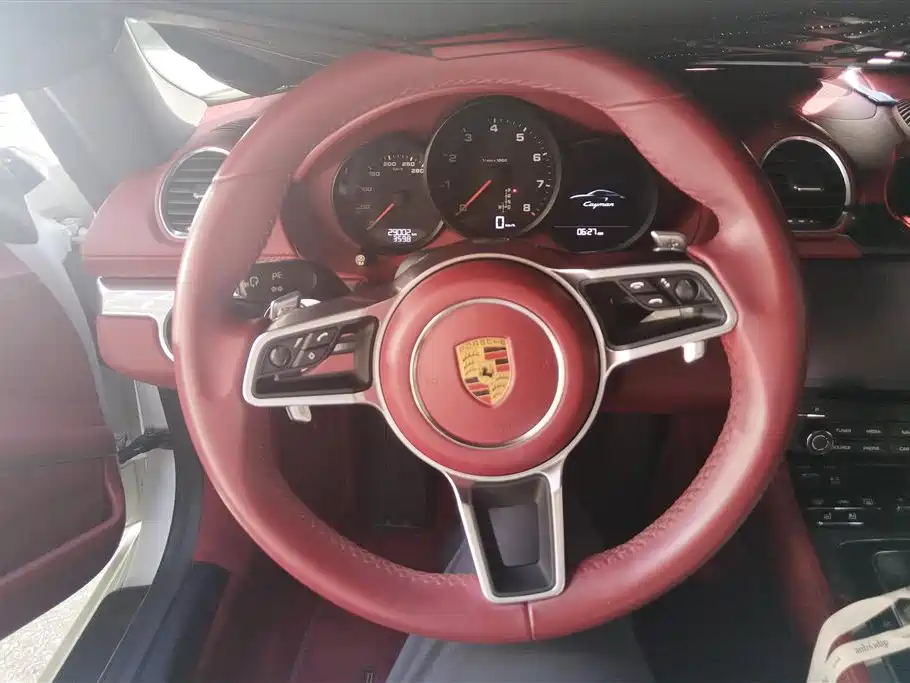 Porsche 718 2018 Cayman 2.0T фото 15