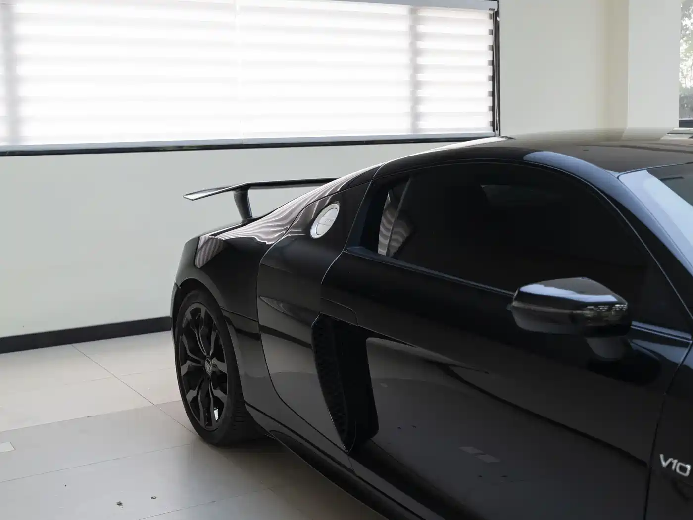 Audi R8 2014 5.2 FSI quattro фото 13