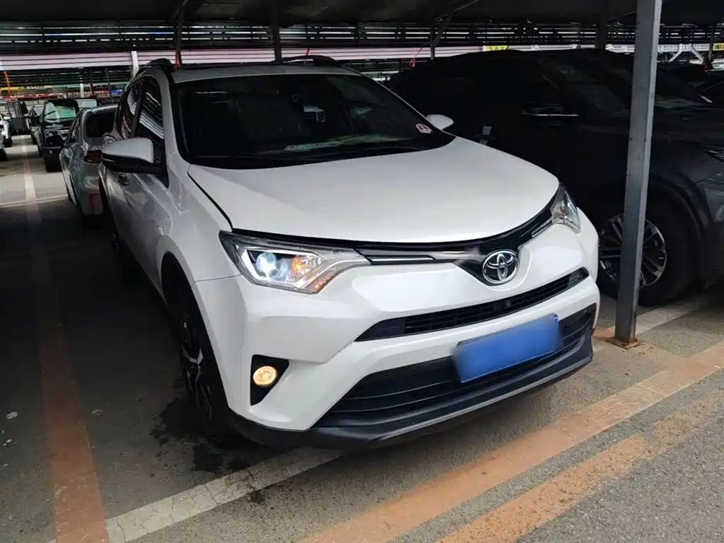 Toyota RAV4 Rongfang 2016 2.0L CVT 2WD Trend (China V) фото 4