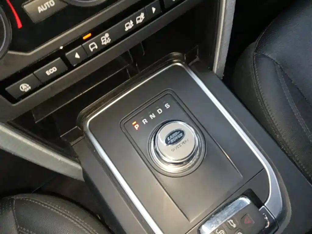 Land Rover Discovery Sport 2019 240PS SE Edition China VI фото 14