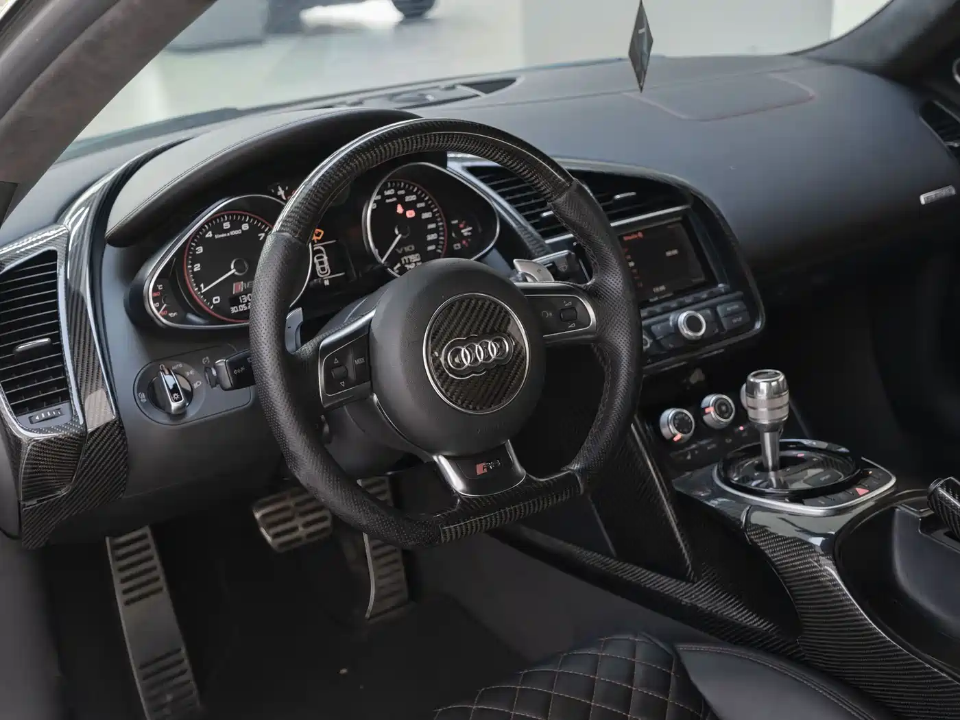 Audi R8 2014 5.2 FSI quattro фото 9