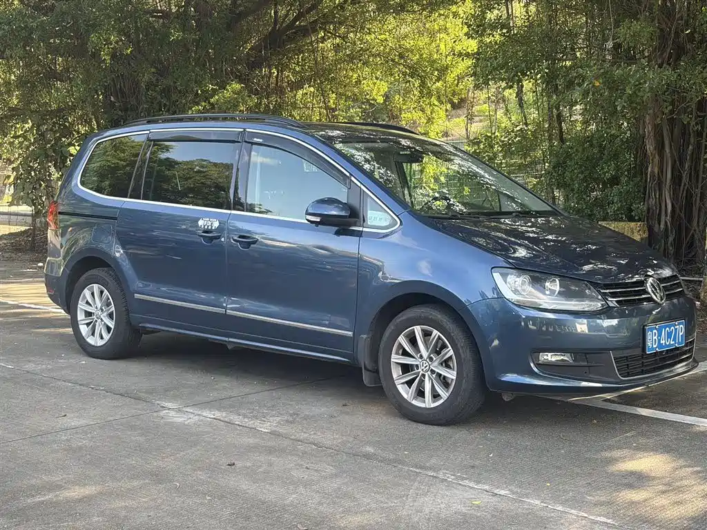 Volkswagen Sharan 2016 380TSI Crystal Blue Limited Edition фото 2