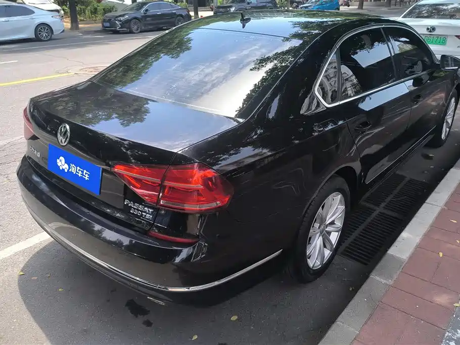 Volkswagen Passat 2017 330TSI DSG Prestige фото 3