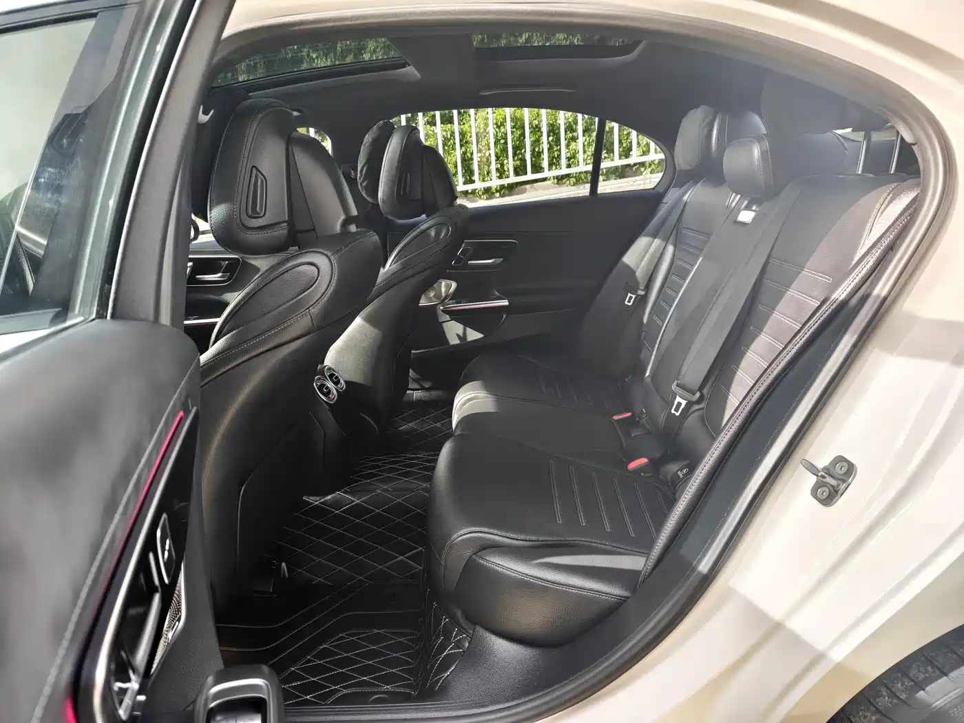 Mercedes-Benz C-Class 2024 C 260 L Night Edition Sport фото 7