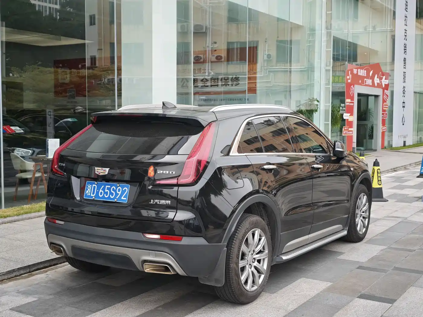 Cadillac XT4 2021 28T FWD Premium Edition фото 4