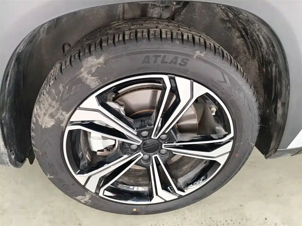 Geely Galaxy Galaxy L7 2025 EM-i 115km Explorer+ Edition фото 23