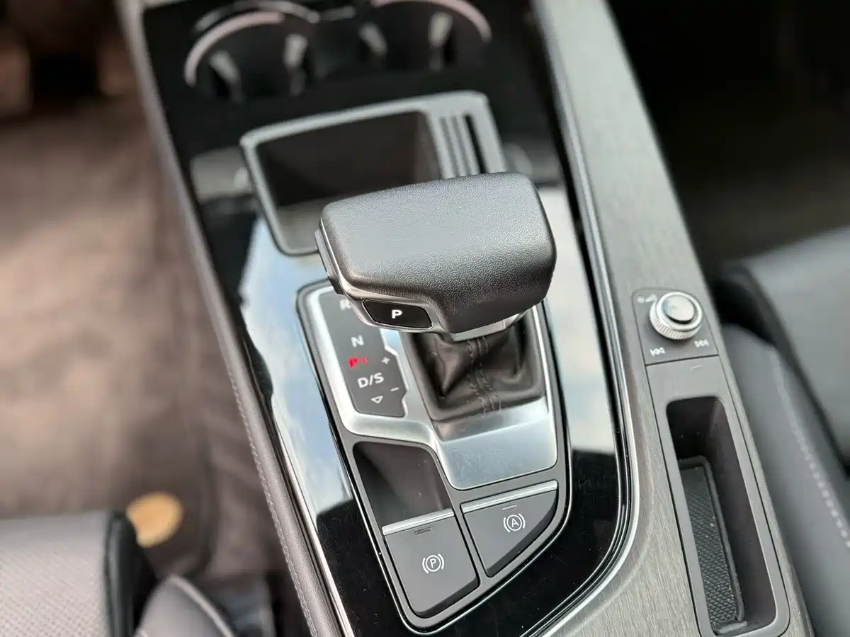 Audi A4L 2023 40 TFSI Luxury Sport фото 4