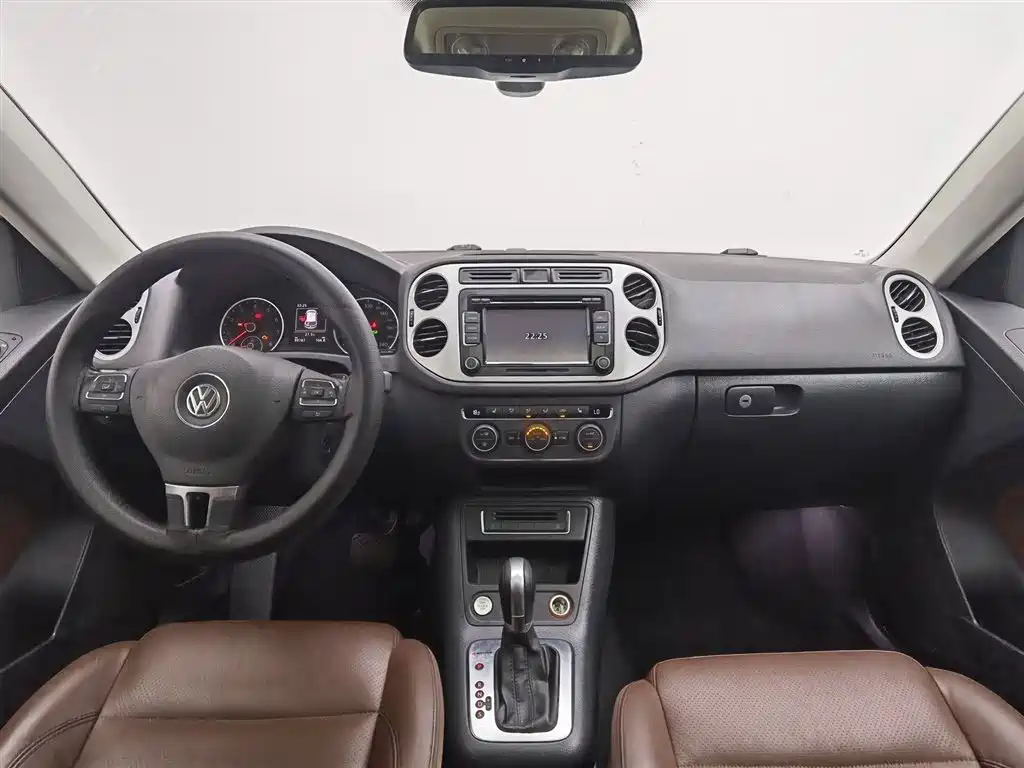 Volkswagen Tiguan 2015 2.0TSI Automatic 4WD Luxury фото 5
