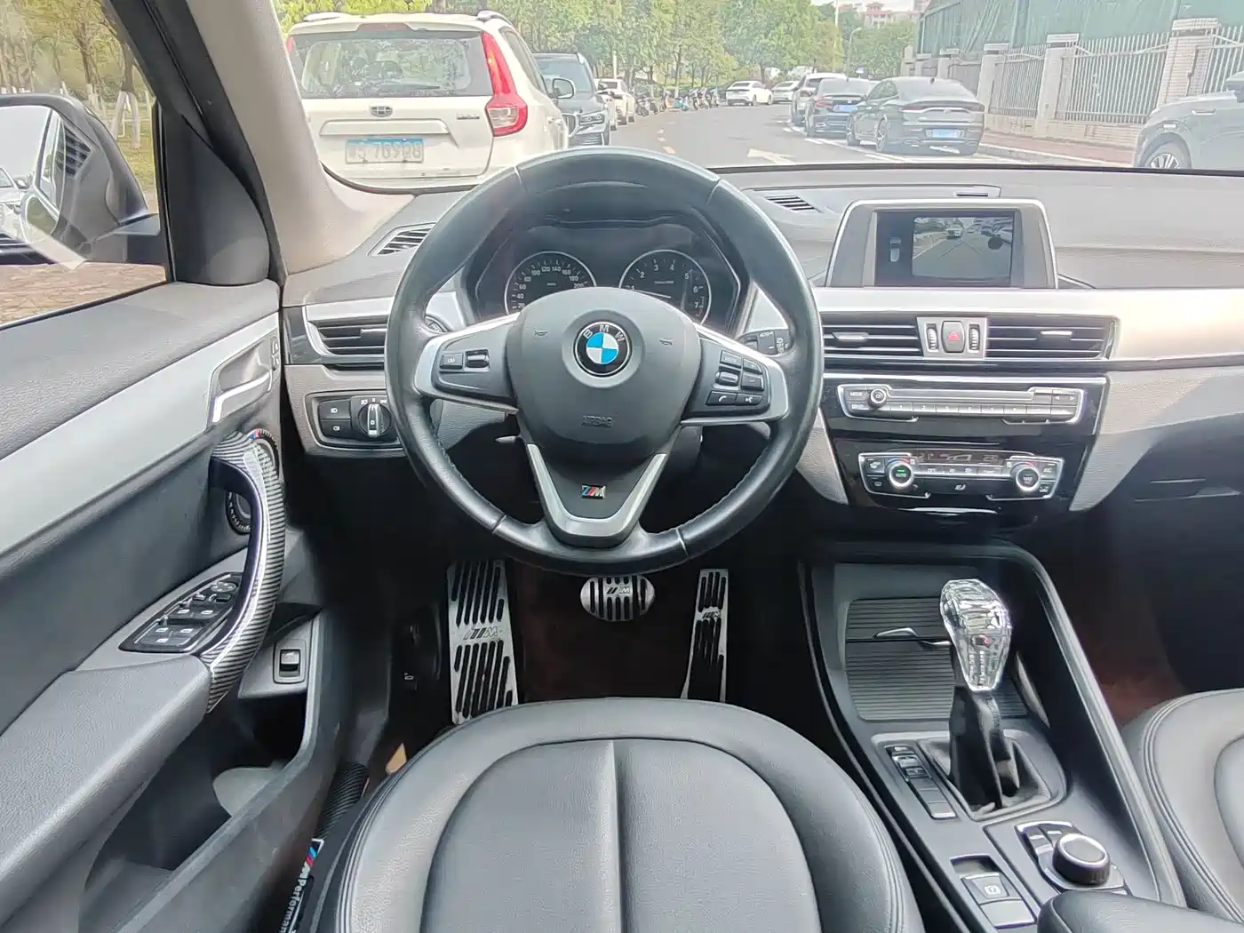 BMW X1 2018 sDrive20Li Leading Model фото 9