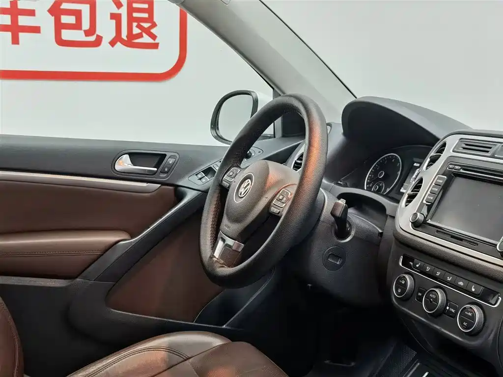 Volkswagen Tiguan 2015 2.0TSI Automatic 4WD Luxury фото 22