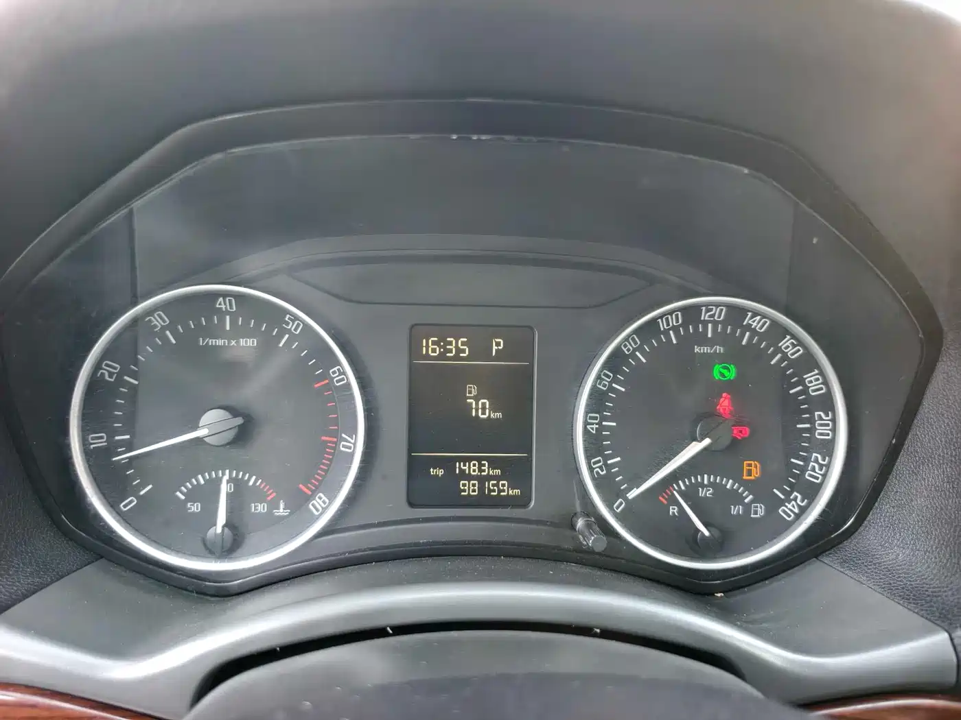 Škoda Octavia 2010 Model 2.0L Automatic Elegance Edition фото 5