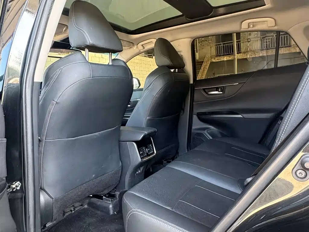 Toyota Lingfang HARRIER 2022 2.0L CVT 2WD Premium Edition фото 5