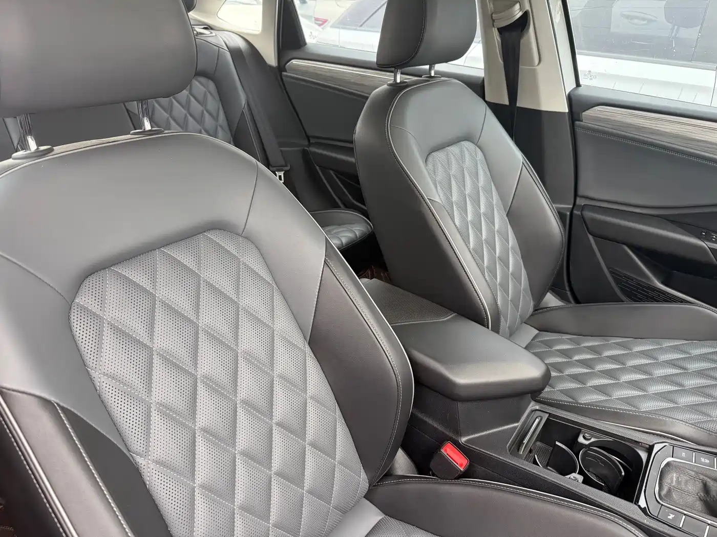 Volkswagen Sagitar 2023 Model Year 280TSI DSG Surpass Edition фото 10