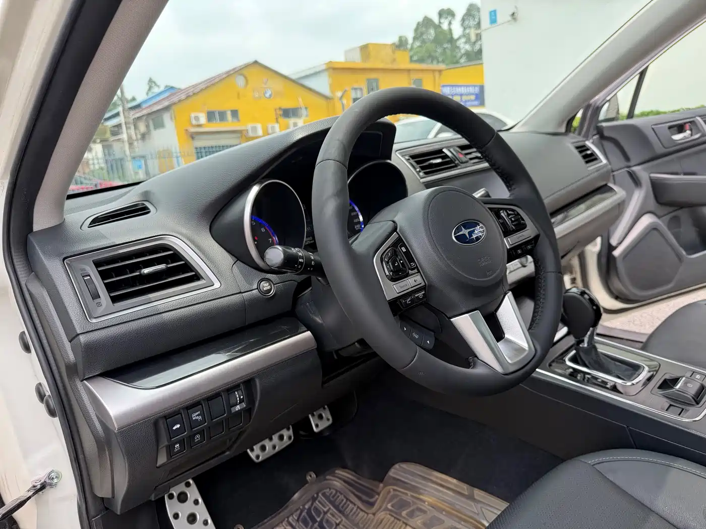 Subaru Legacy 2016 2.5i AWD Glory Edition фото 9