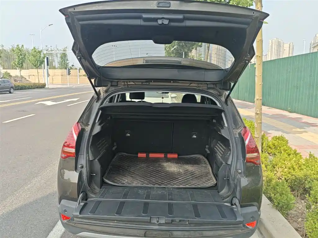 Peugeot 3008 2015 2.0L Automatic Trend Edition фото 19