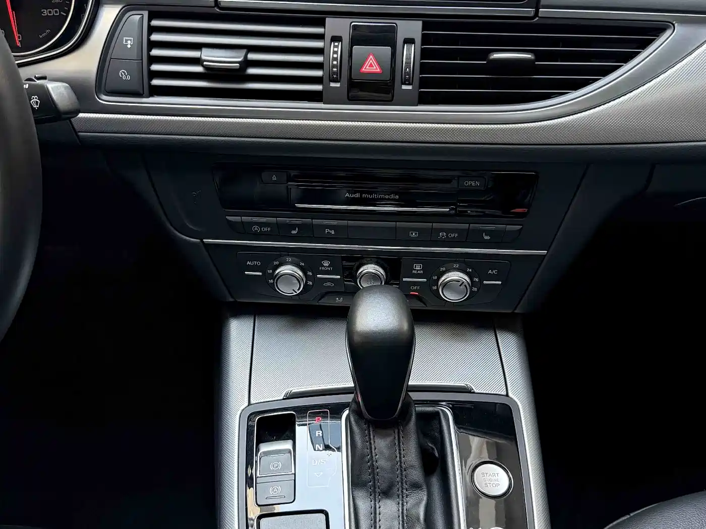 Audi A6L 2018 30th Anniversary 35 TFSI Fashion фото 5