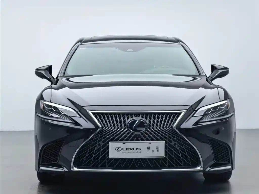 Lexus LS 2018 500h Executive Edition China V фото 2