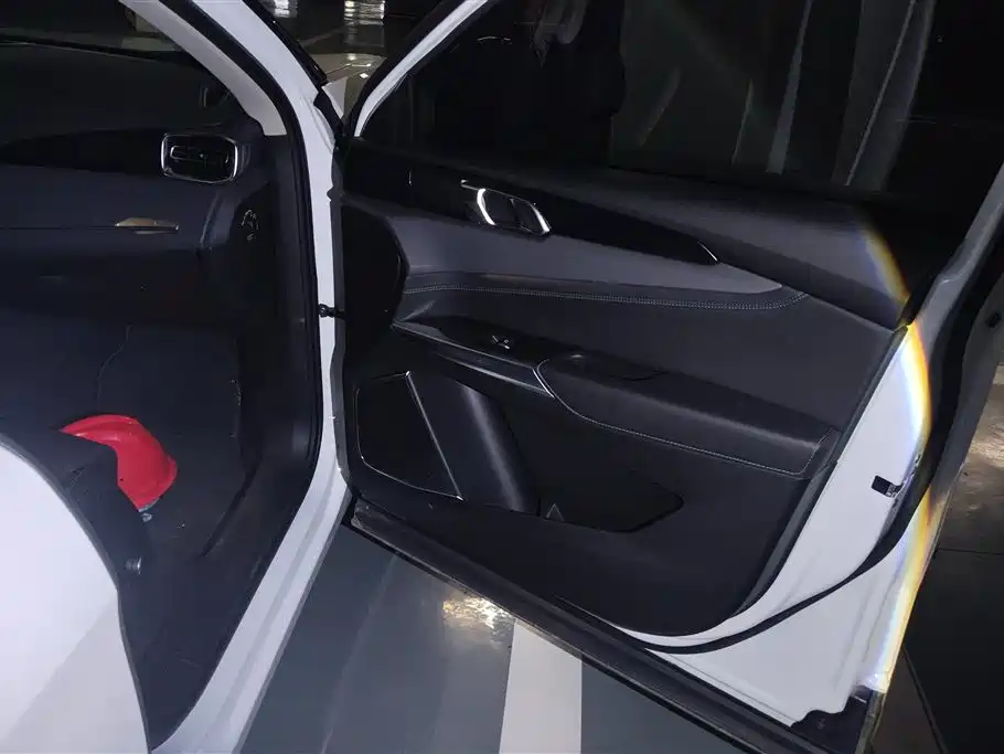 Lynk & Co 01 EM-P 2019 1.5T PHEV Pro фото 8