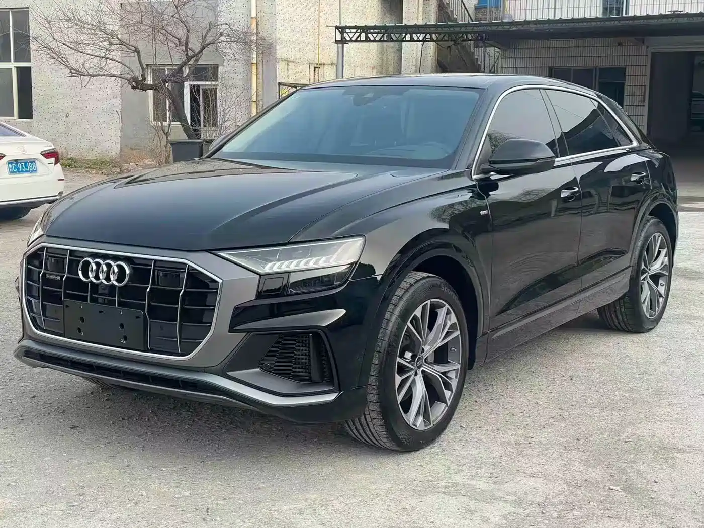Audi Q8 2023 55 TFSI Luxury Sport