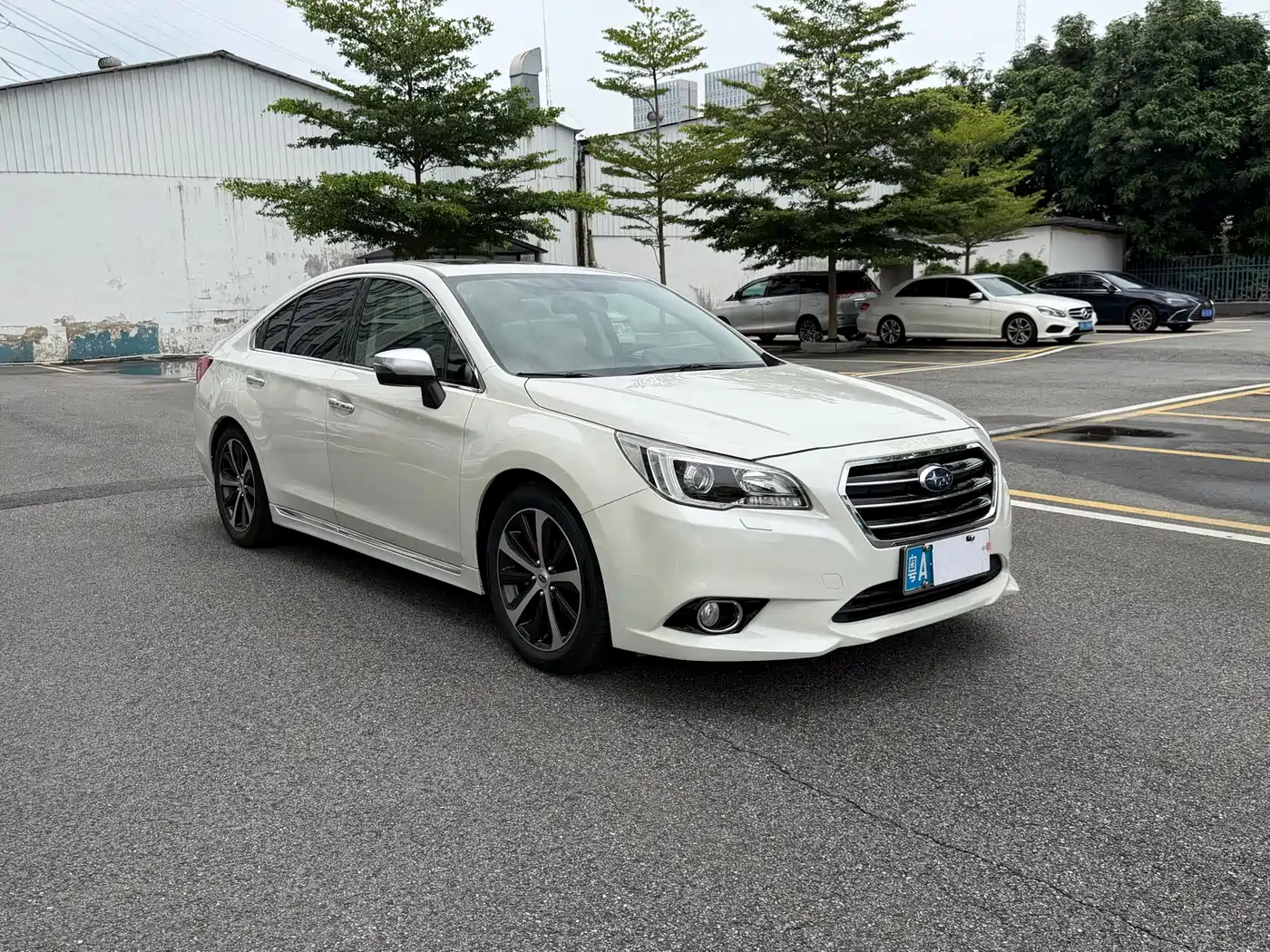 Subaru Legacy 2016 2.5i AWD Glory Edition фото 3