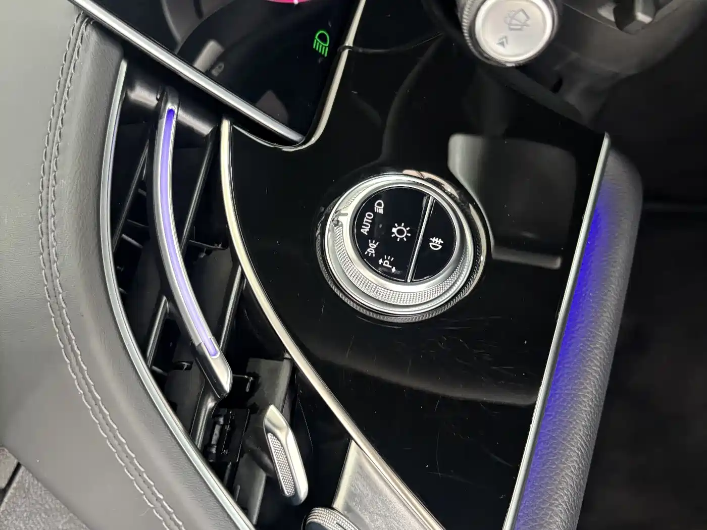Mercedes-Benz E-Class New Energy 2024 E 350 e L Plug-in Hybrid Sedan фото 15