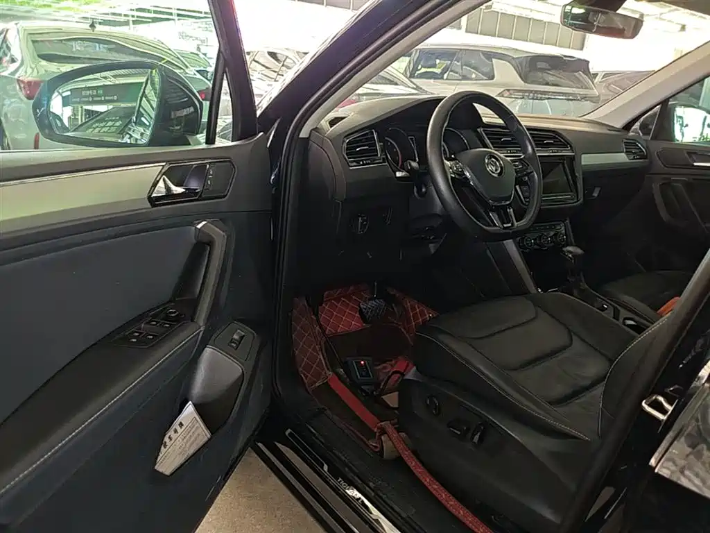 Volkswagen Tiguan L 2019 330TSI Auto 2WD Smart Luxury Edition China V фото 16