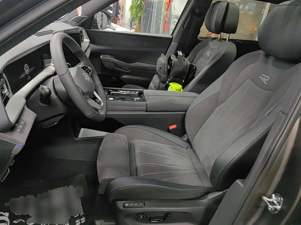 Volkswagen Teramont 2025 Teramont Pro 450TSI 4WD Summit Edition фото 15