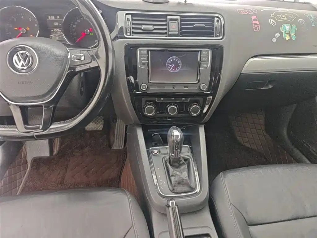 Volkswagen Sagitar 2017 1.6L Automatic Comfort фото 13