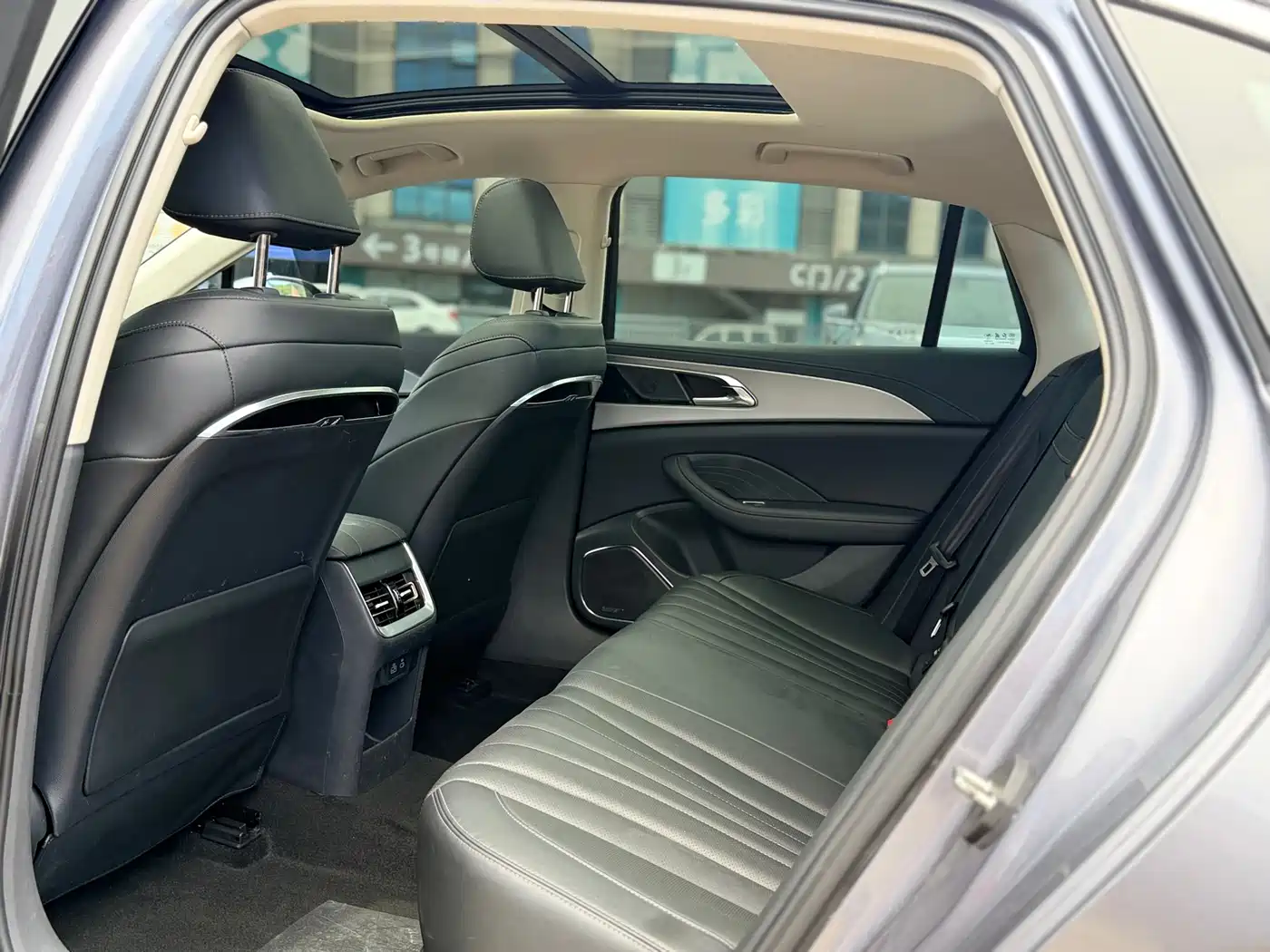 Hongqi H5 2023 1.5T DCT Smart Connect Joy Edition фото 9