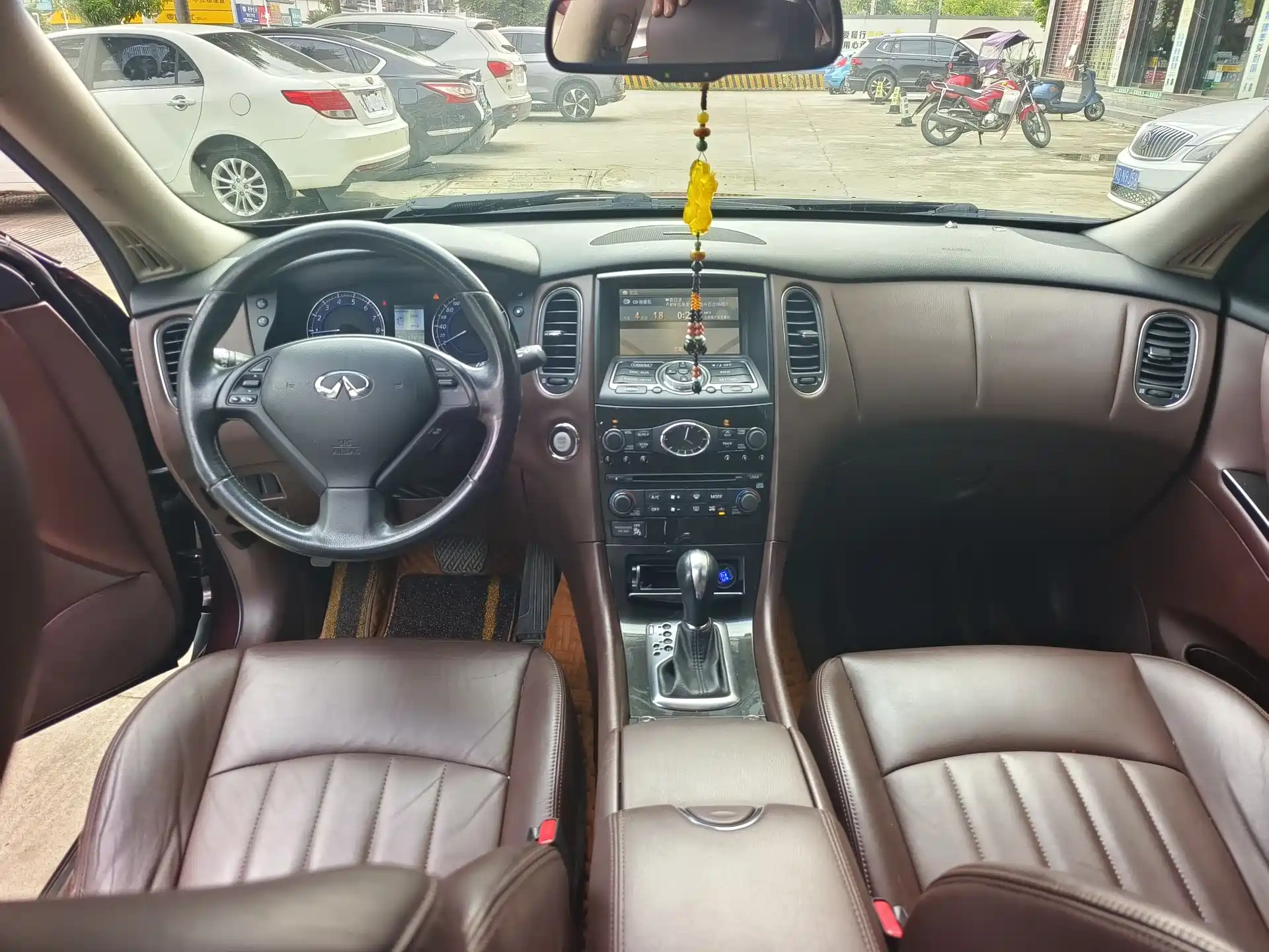 Photo 8 - Infiniti EX
