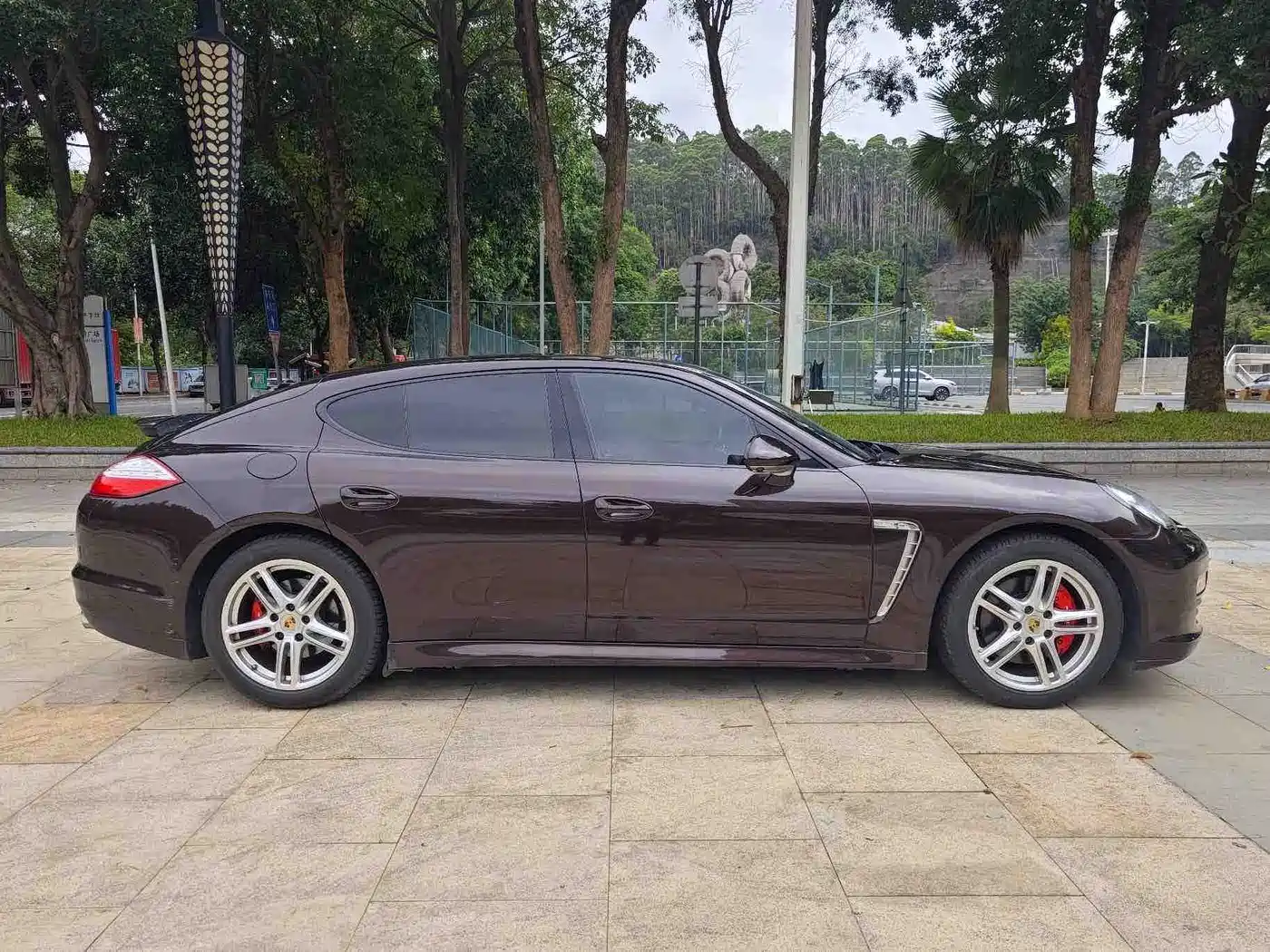 Porsche Panamera 2013 Panamera 4 Platinum Edition 3.6L фото 5