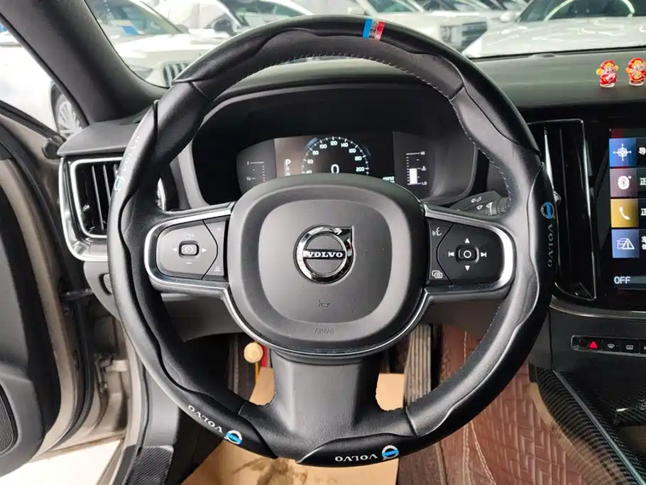 Фото 15 - Volvo S60