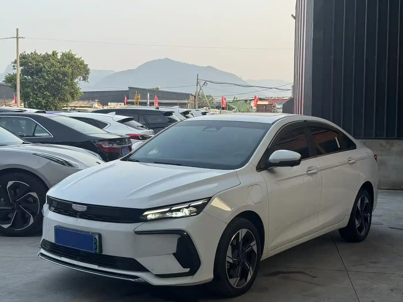 GEELY AUTOMOBILE EMGRAND L HIP