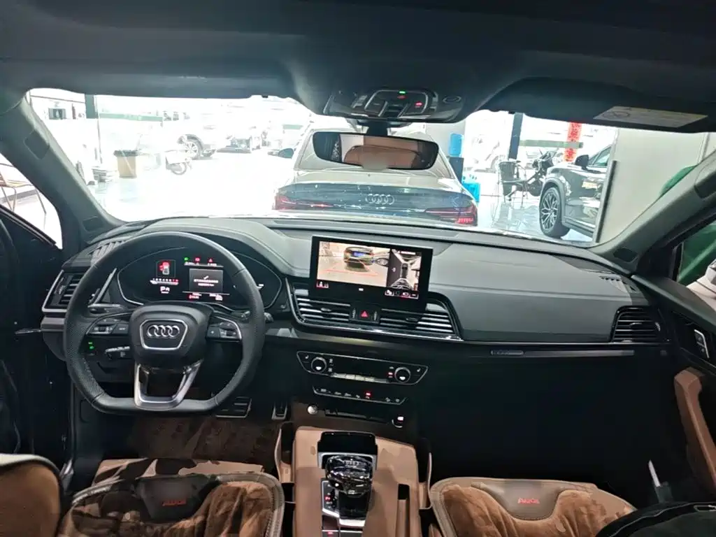 Audi Q5L 2025 45th Anniversary Edition 45 TFSI Luxury Sport фото 10