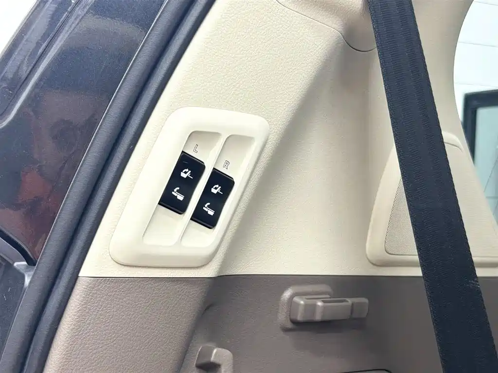 Lexus GX 2012 400 фото 23