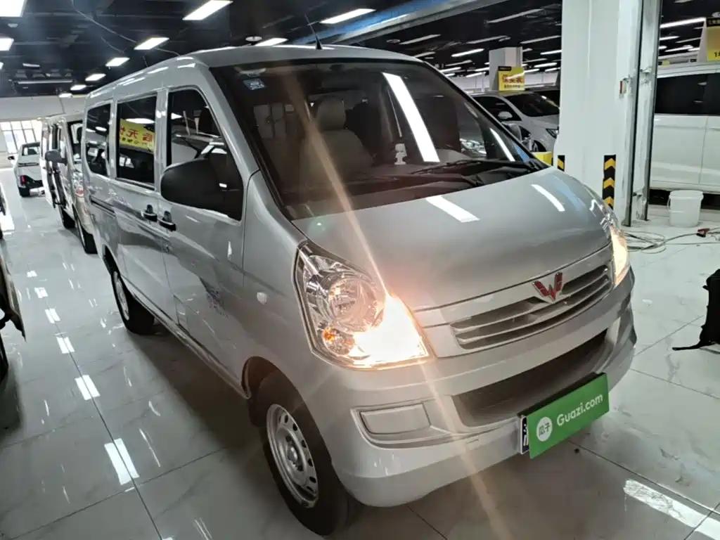 Wuling Motors Wuling Rongguang S 2021 2021 Model 1.2L Basic 5-Seater LSI