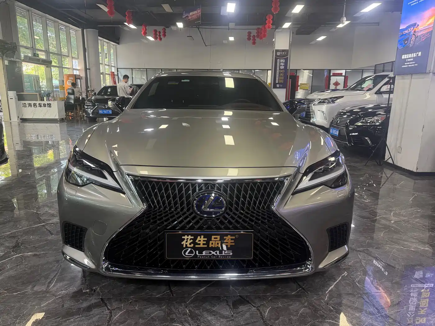 Lexus LS 2021 500h Executive Edition фото 2