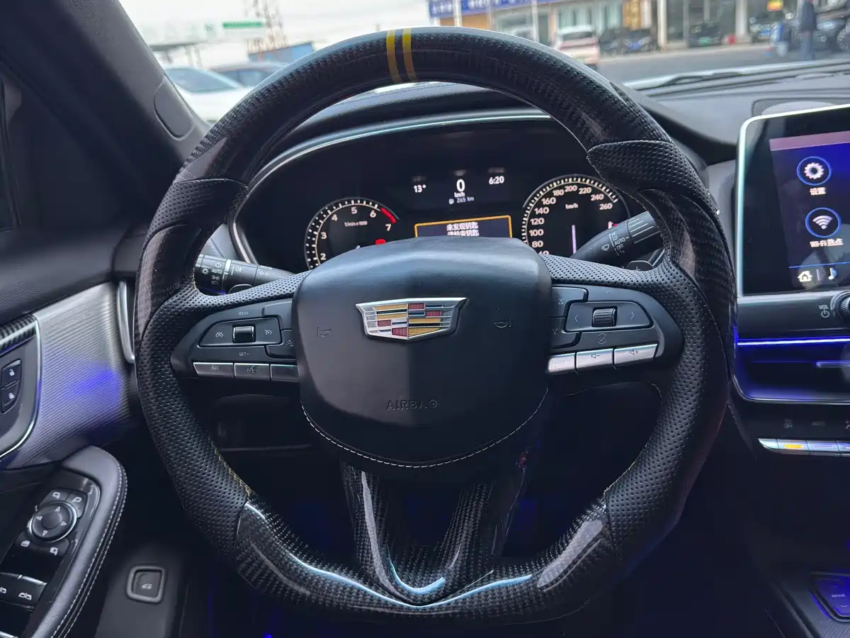 Фото 9 - Cadillac CT5