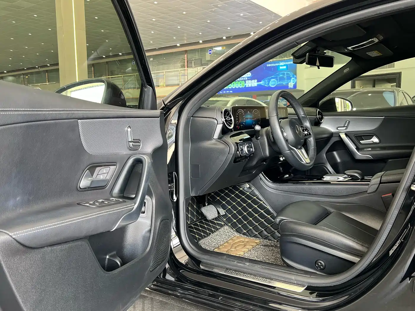 Mercedes-Benz A-Class 2019 A 200 L фото 7