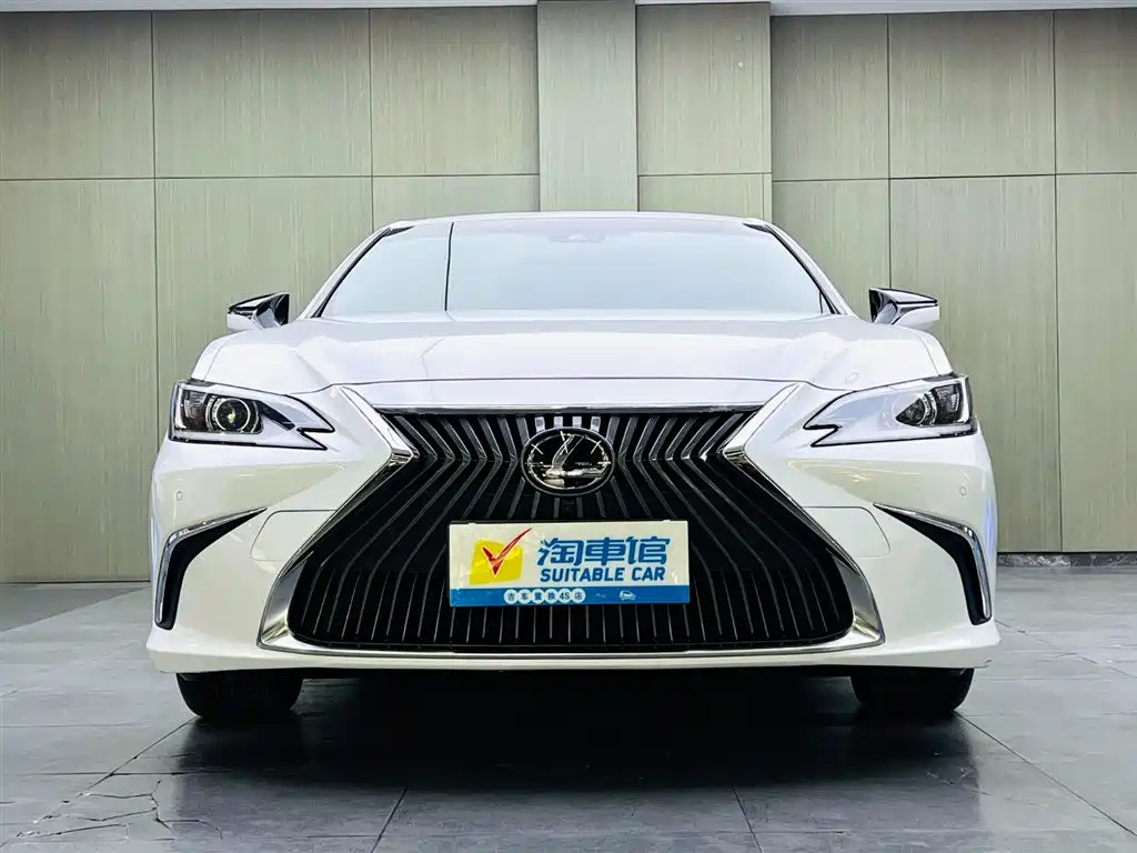 Lexus ES 2020 200 Excellence фото 2
