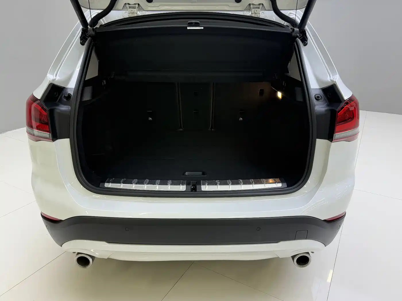 BMW X1 2022 sDrive25Li Leading фото 19