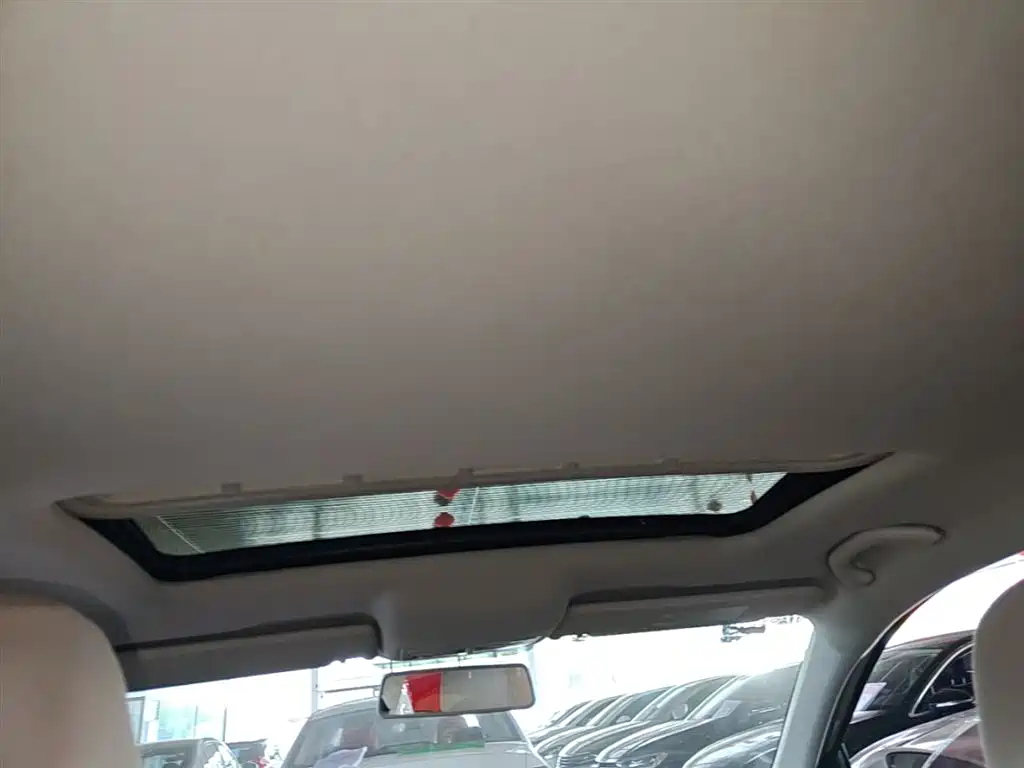 Volkswagen Jetta 2015 1.6L Auto Comfort фото 18